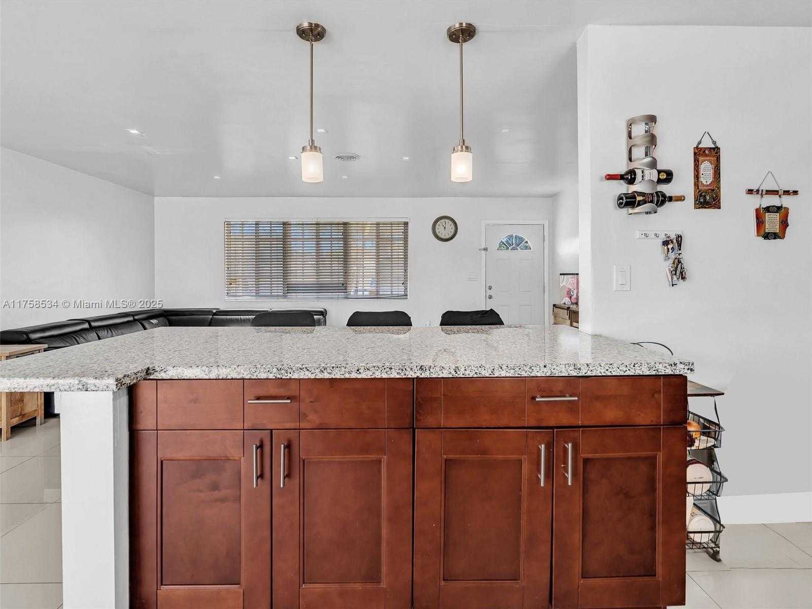 Small Image of 4401 JOHNSON ST, Hollywood Number 17