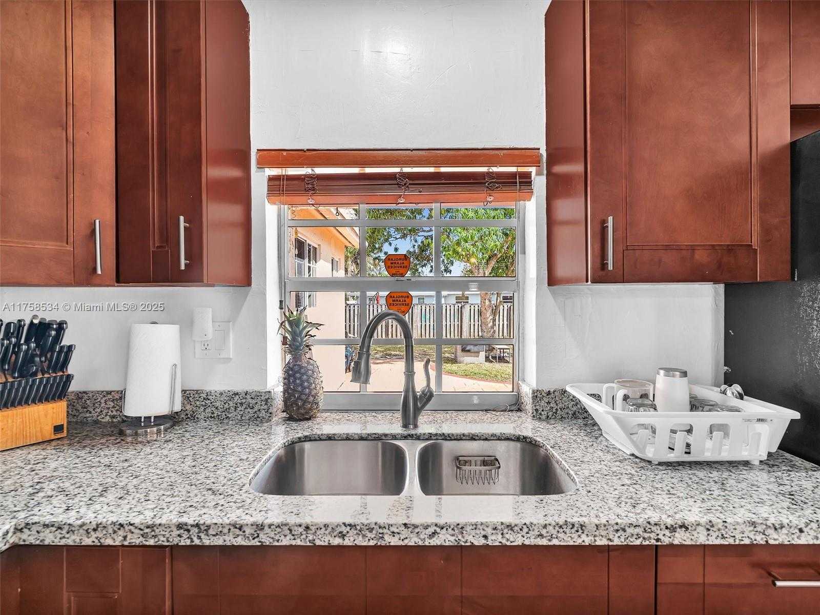Small Image of 4401 JOHNSON ST, Hollywood Number 22