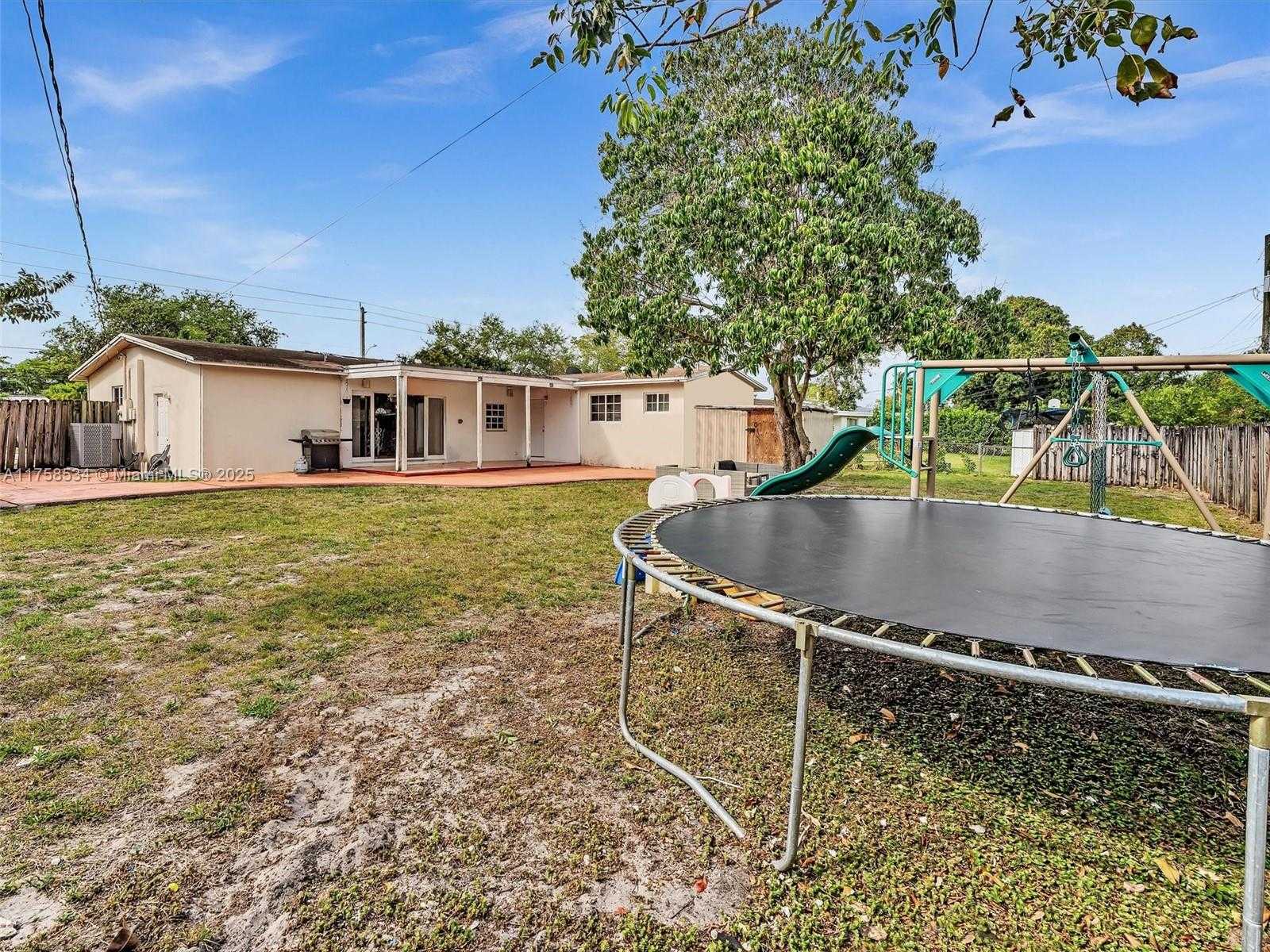 Small Image of 4401 JOHNSON ST, Hollywood Number 26