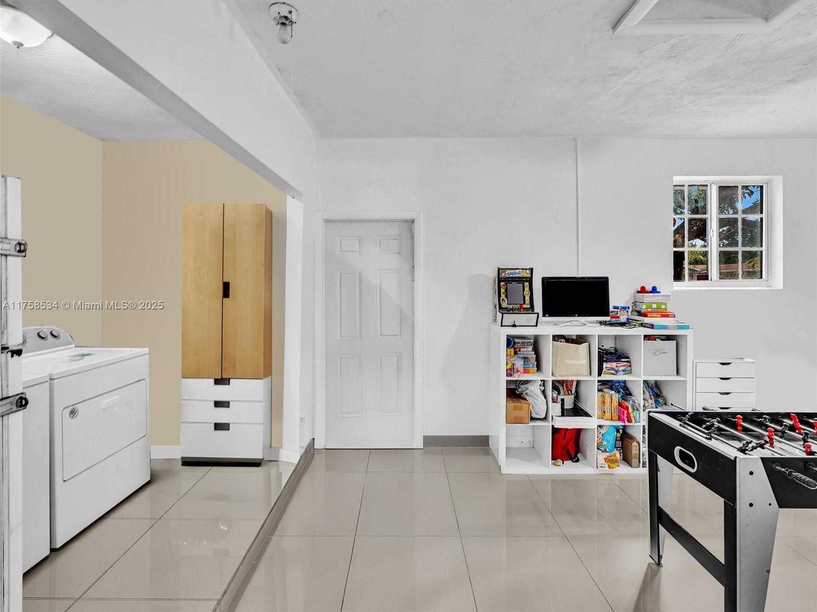 Small Image of 4401 JOHNSON ST, Hollywood Number 32