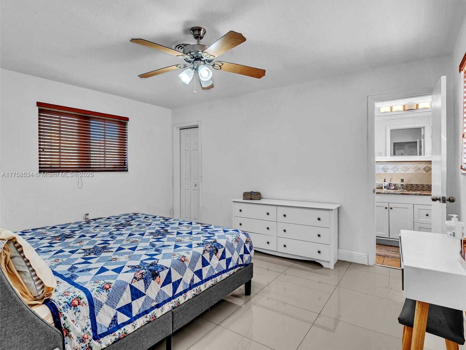 Small Image of 4401 JOHNSON ST, Hollywood Number 42