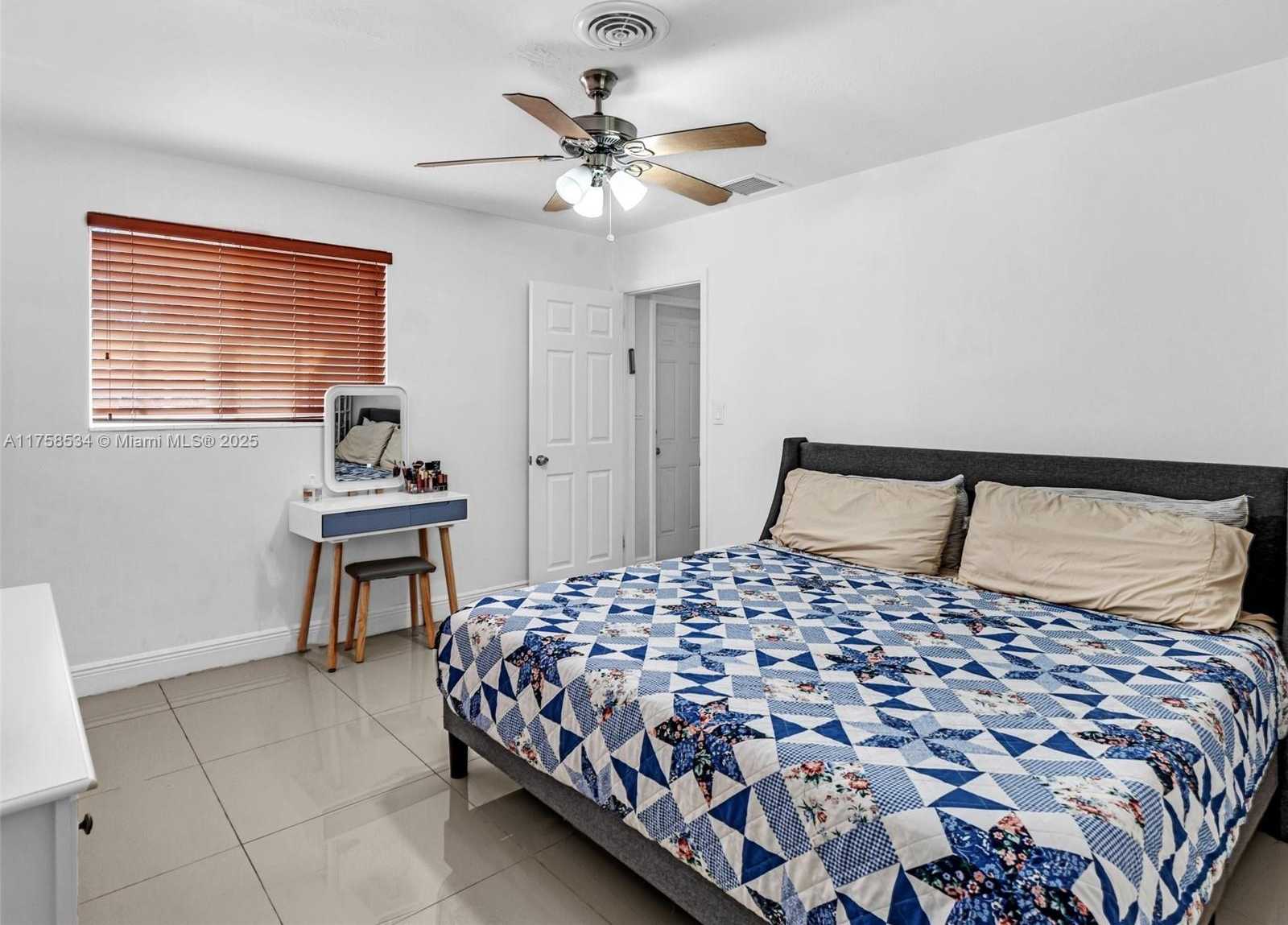 Small Image of 4401 JOHNSON ST, Hollywood Number 43