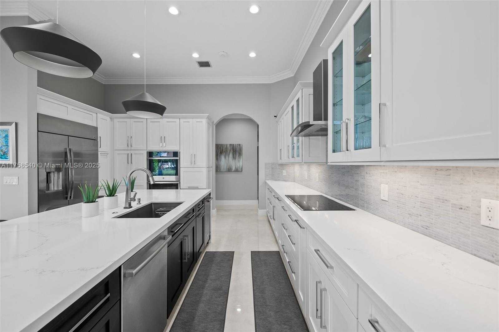 Small Image of 10847 Whitehawk St, Plantation, FL 33324, USA Number 16