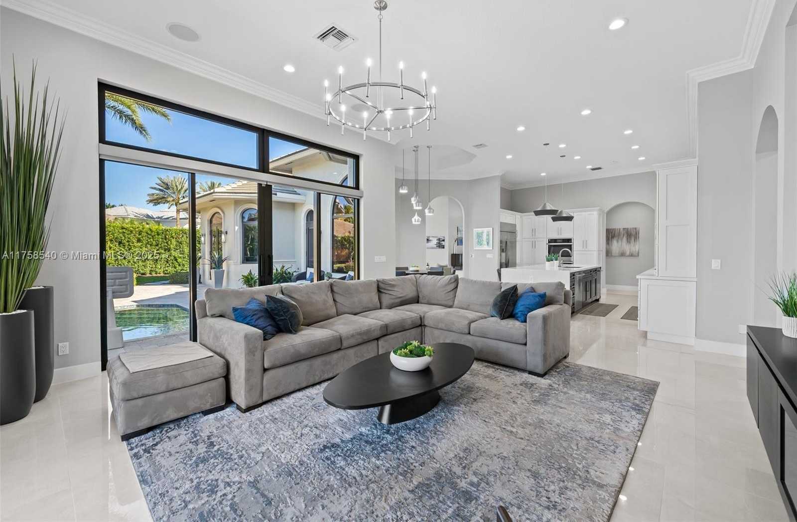 Small Image of 10847 Whitehawk St, Plantation, FL 33324, USA Number 19