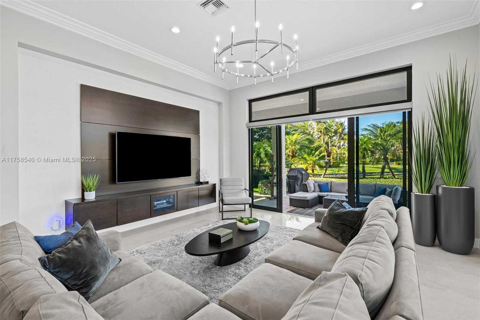 Small Image of 10847 Whitehawk St, Plantation, FL 33324, USA Number 21