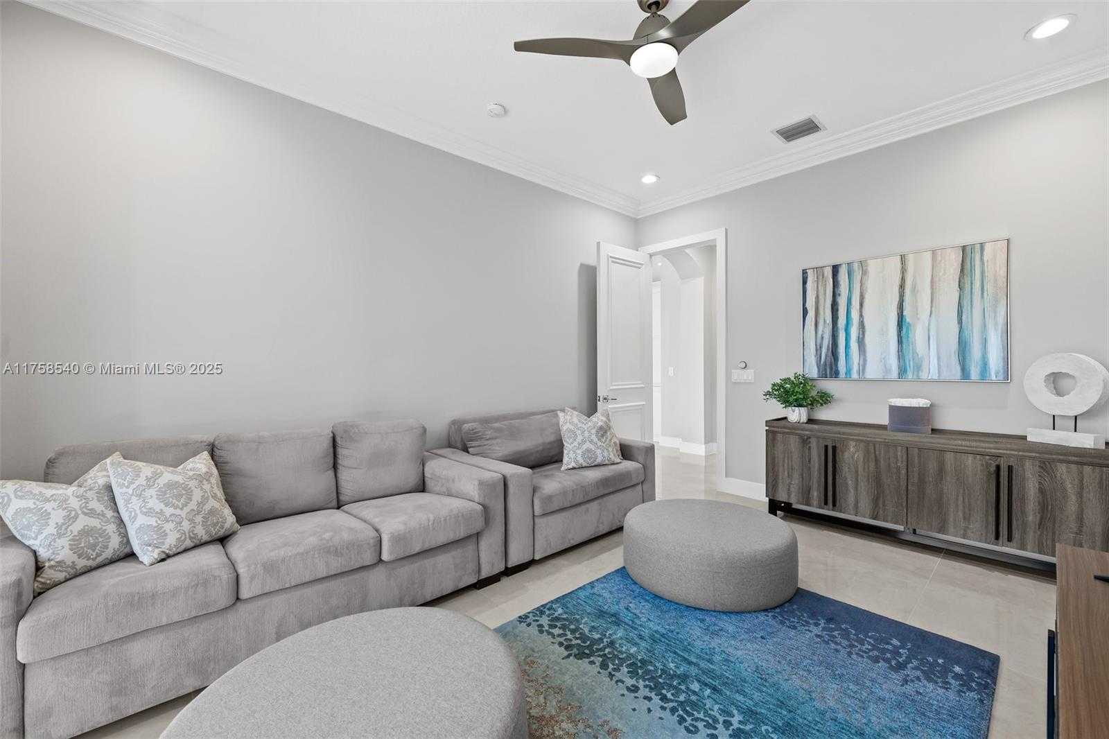 Small Image of 10847 Whitehawk St, Plantation, FL 33324, USA Number 31