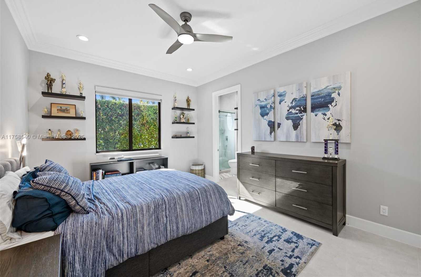 Small Image of 10847 Whitehawk St, Plantation, FL 33324, USA Number 33
