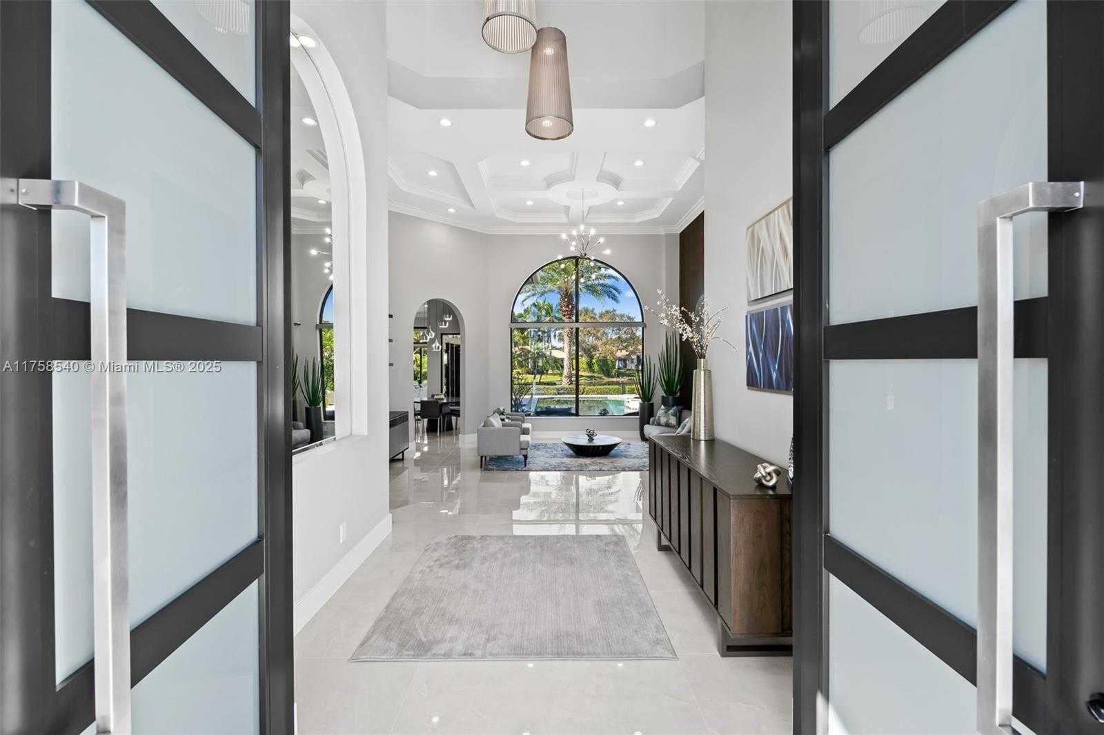 Small Image of 10847 Whitehawk St, Plantation, FL 33324, USA Number 5