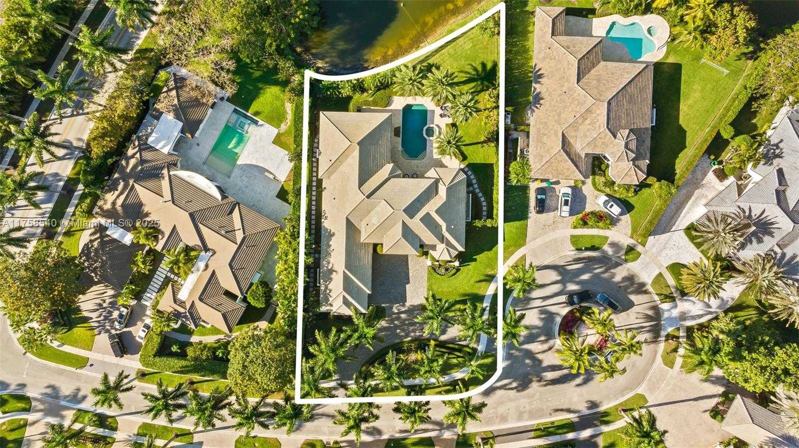 Small Image of 10847 Whitehawk St, Plantation, FL 33324, USA Number 53