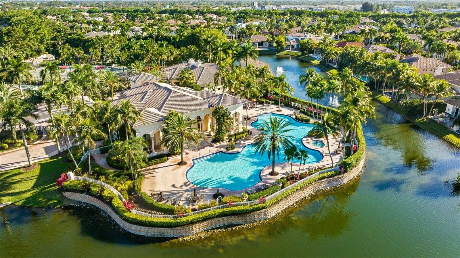 Small Image of 10847 Whitehawk St, Plantation, FL 33324, USA Number 65