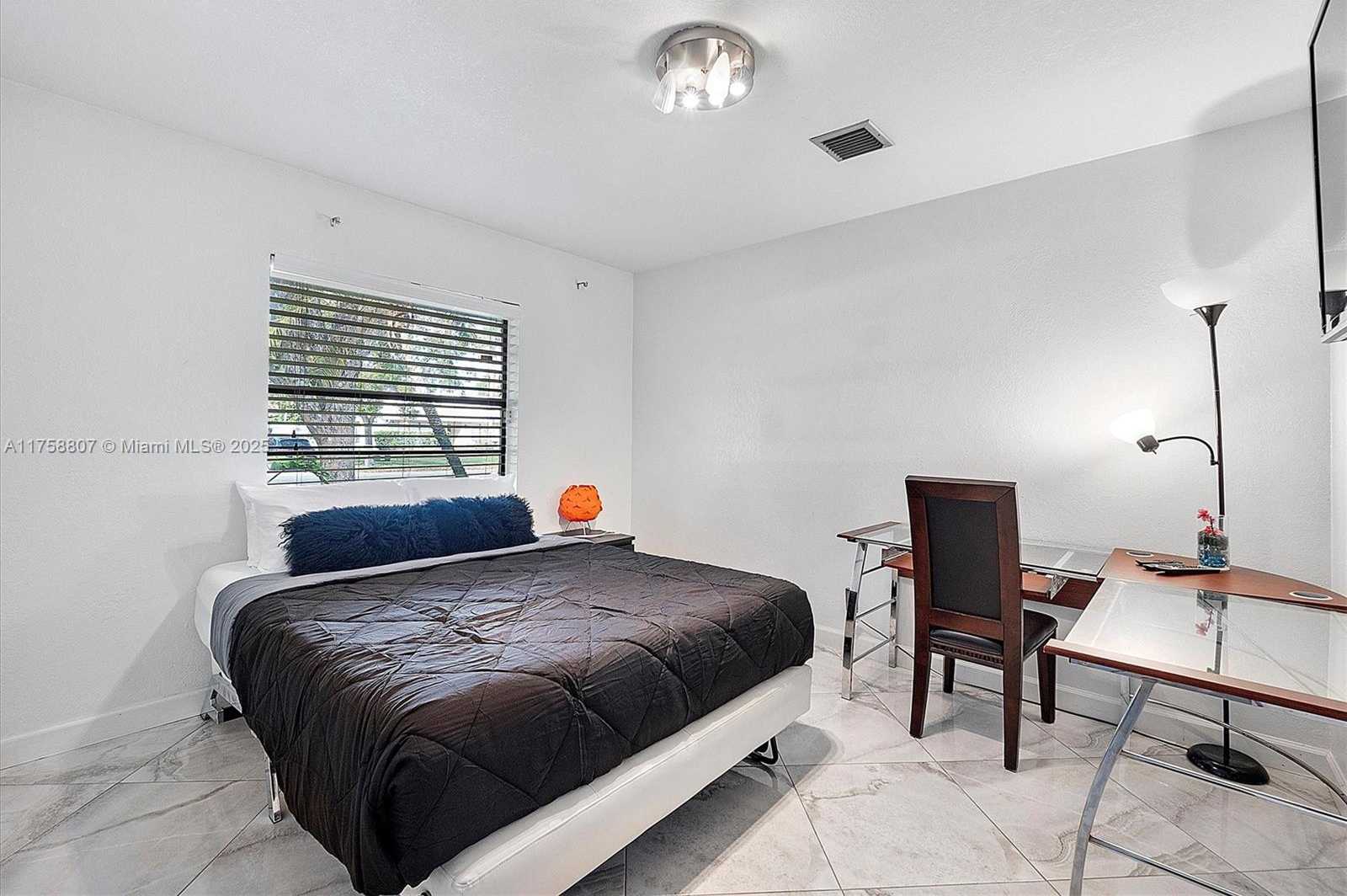 Small Image of 11085 NORTH WEST 15TH ST, Coral Springs Number 26