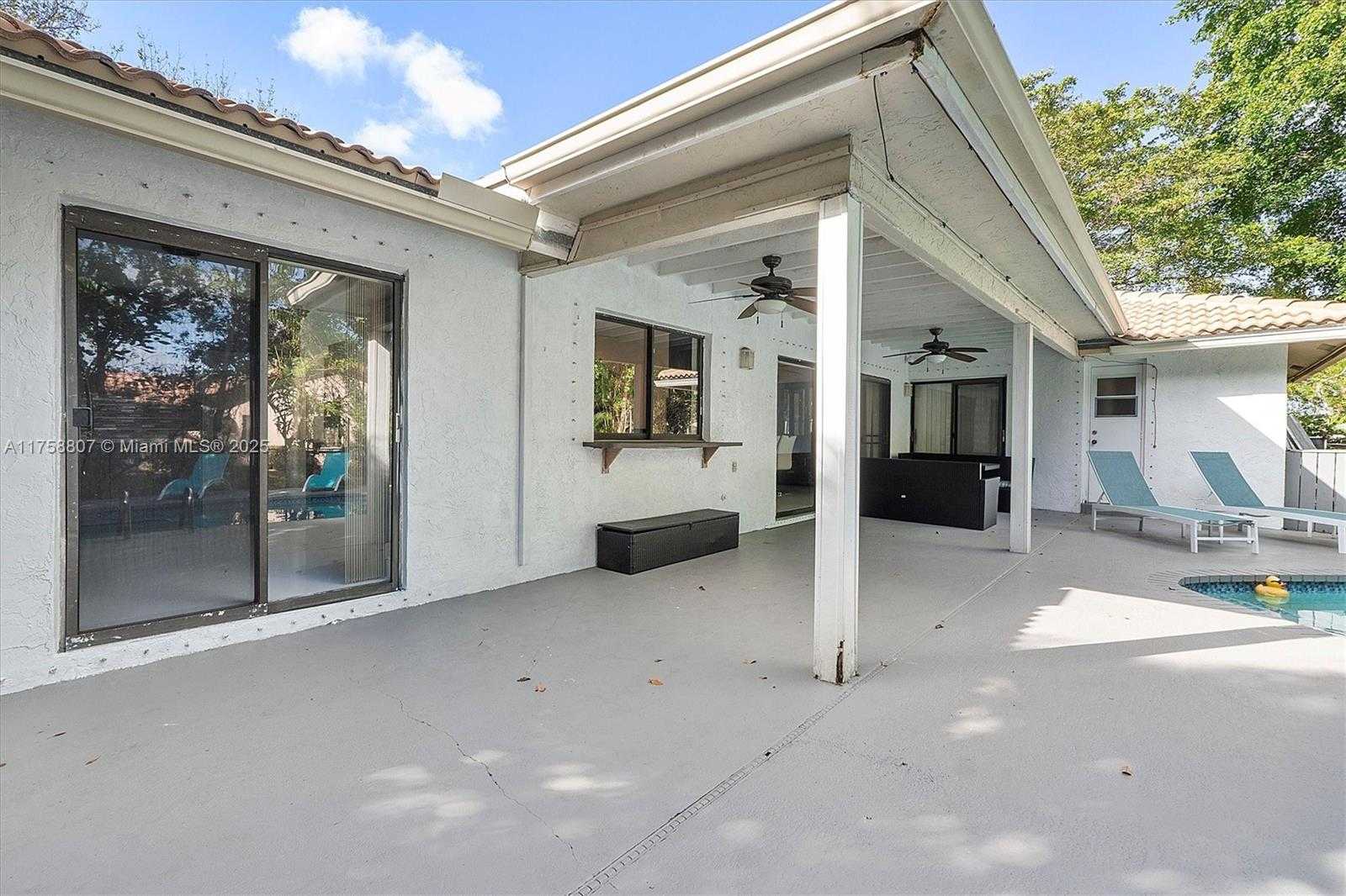 Small Image of 11085 NORTH WEST 15TH ST, Coral Springs Number 34