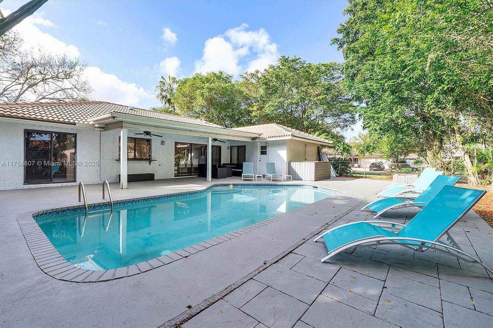 Small Image of 11085 NORTH WEST 15TH ST, Coral Springs Number 38