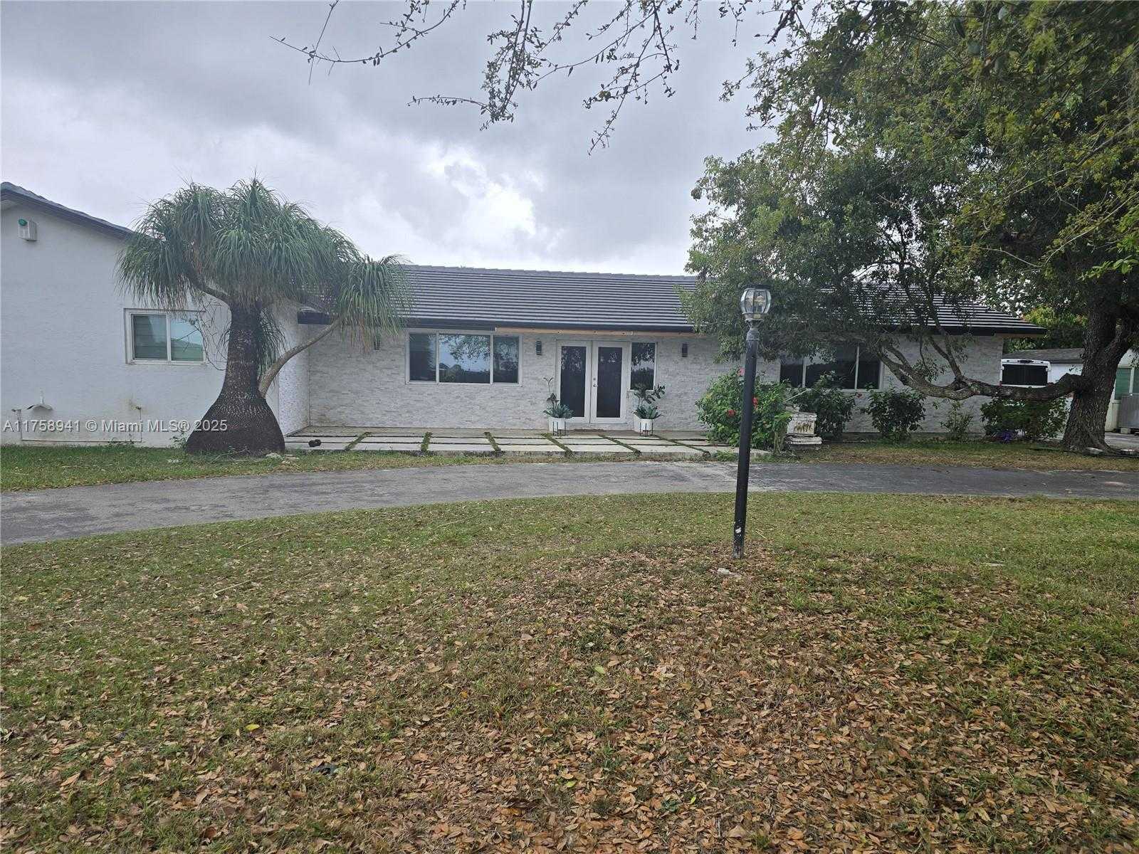 Small Image of 17890 SOUTH WEST 264TH ST, Homestead Number 2