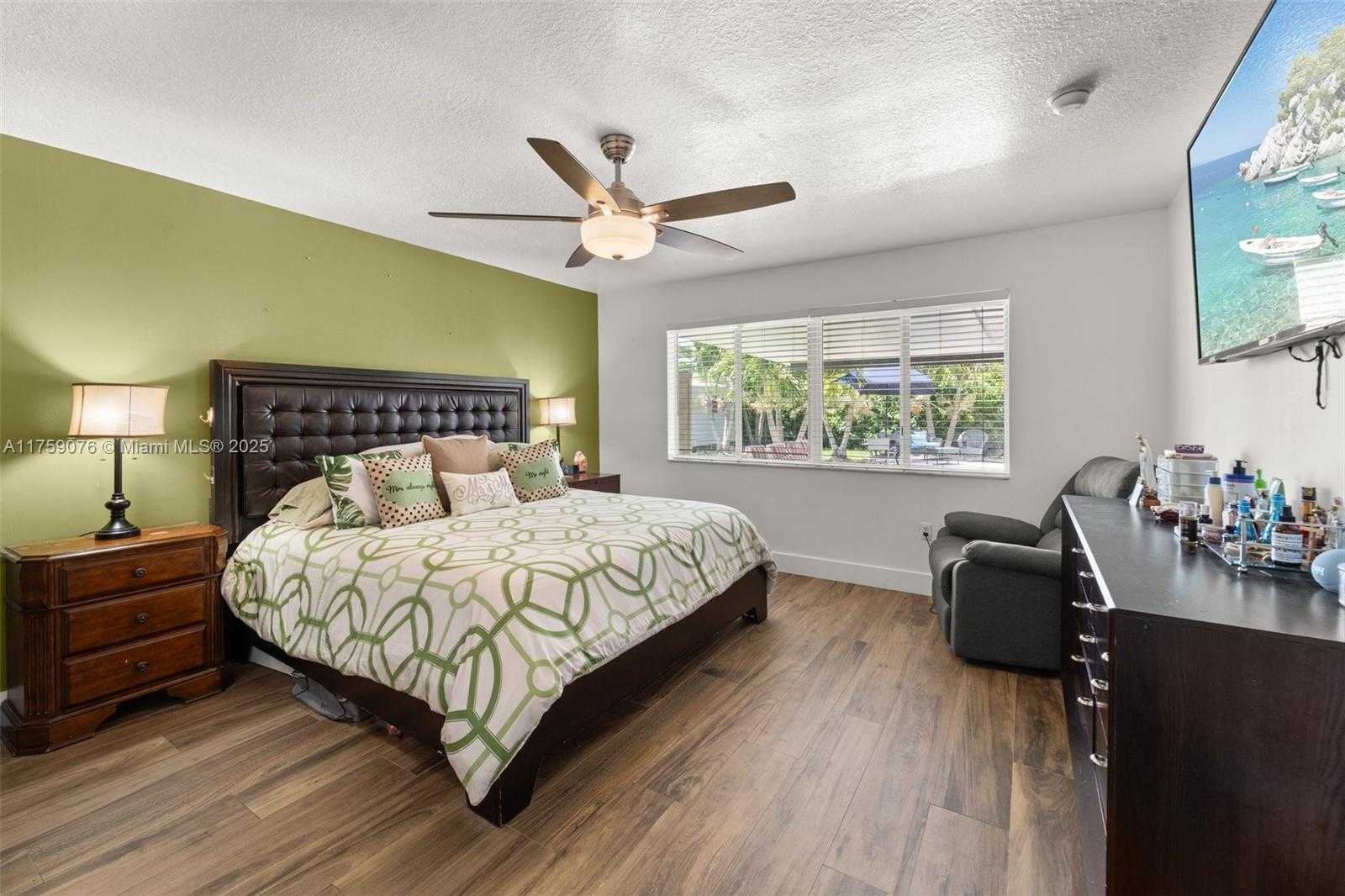 Small Image of 20438 SOUTH WEST 327TH ST, Homestead Number 15