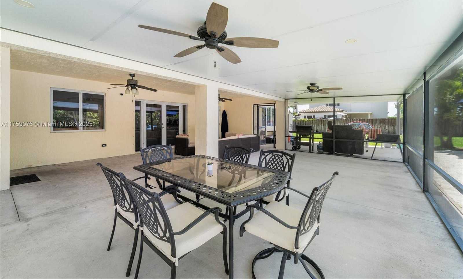 Small Image of 20438 SOUTH WEST 327TH ST, Homestead Number 34