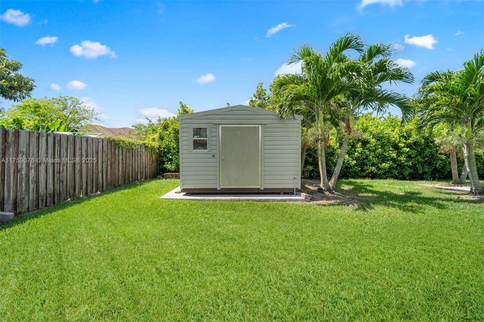 Small Image of 20438 SOUTH WEST 327TH ST, Homestead Number 35
