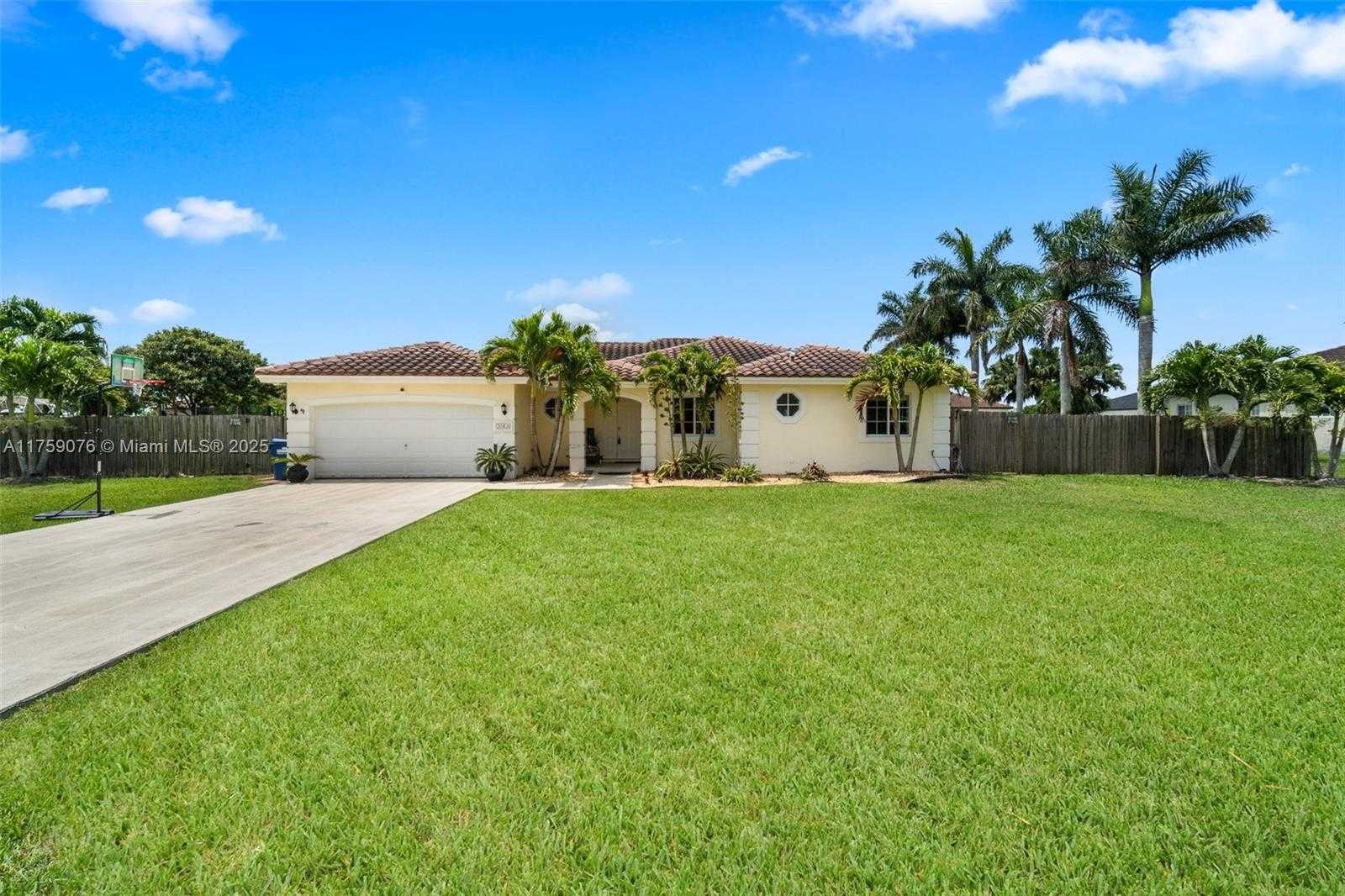 Small Image of 20438 SOUTH WEST 327TH ST, Homestead Number 57
