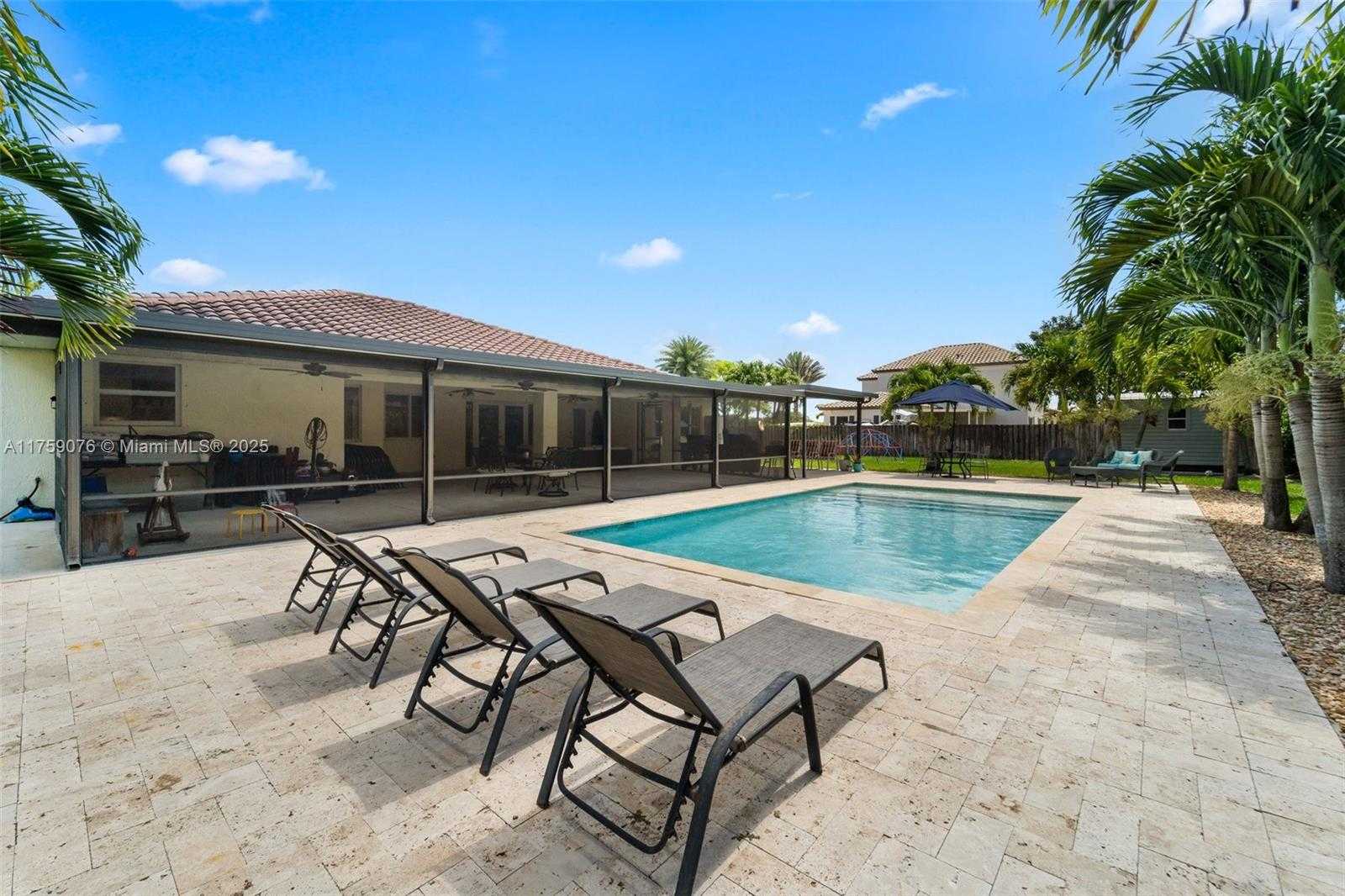 Small Image of 20438 SOUTH WEST 327TH ST, Homestead Number 6