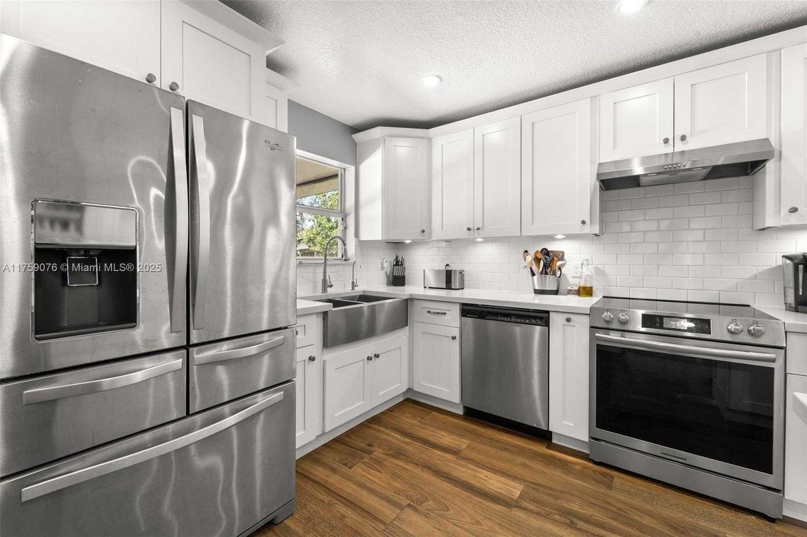 Small Image of 20438 SOUTH WEST 327TH ST, Homestead Number 66