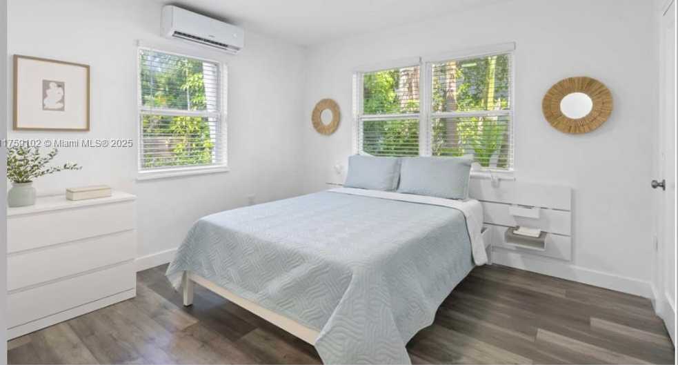 Small Image of 7836 NORTH EAST BAYSHORE CT, Miami Number 10