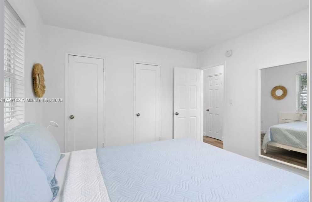 Small Image of 7836 NORTH EAST BAYSHORE CT, Miami Number 11