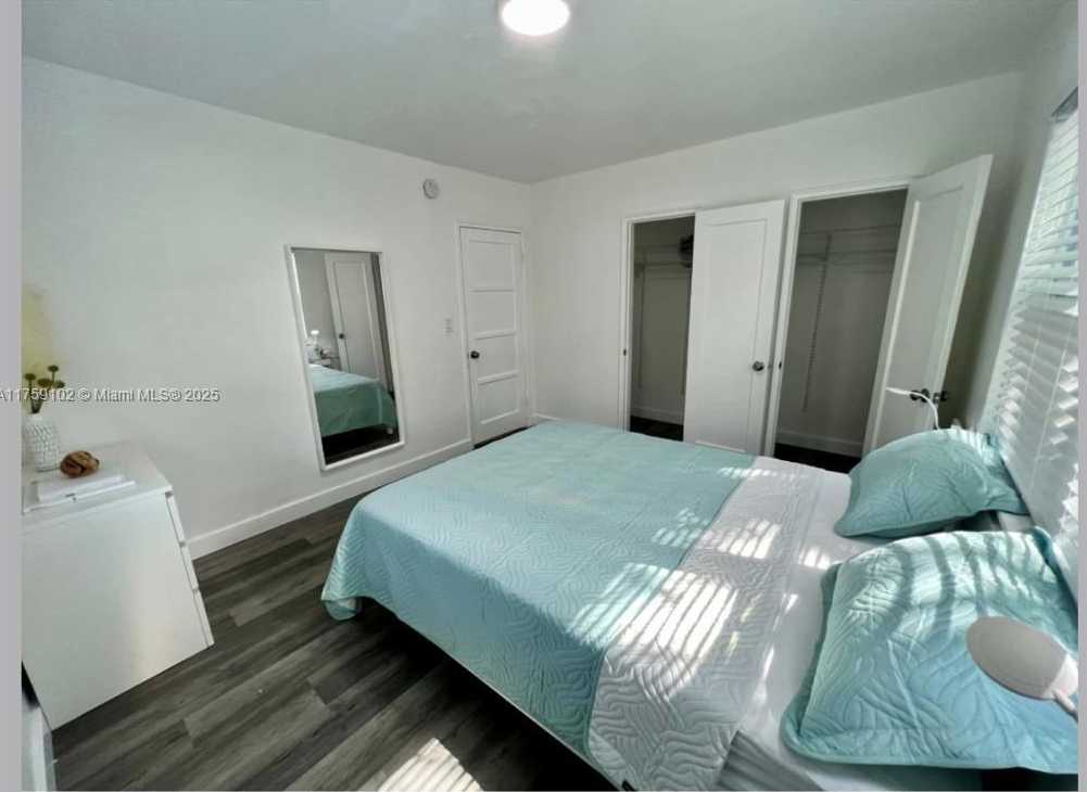 Small Image of 7836 NORTH EAST BAYSHORE CT, Miami Number 14