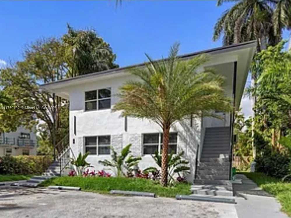 Small Image of 7836 NORTH EAST BAYSHORE CT, Miami Number 25