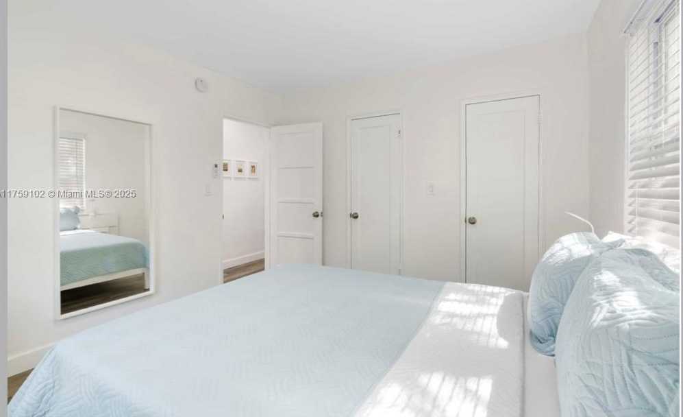 Small Image of 7836 NORTH EAST BAYSHORE CT, Miami Number 5