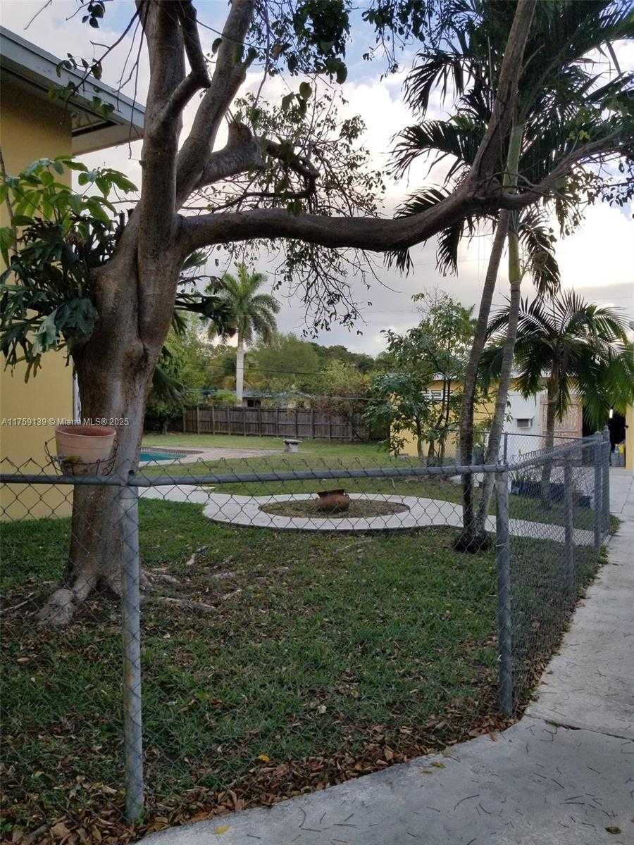 Small Image of 29841 SOUTH WEST 172ND CT, Homestead Number 9
