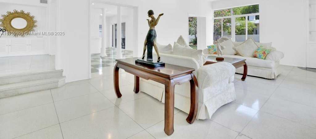 Small Image of 5861 LA GORCE DR, Miami Beach Number 12