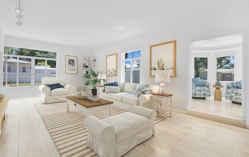 Small Image of 5861 LA GORCE DR, Miami Beach Number 13
