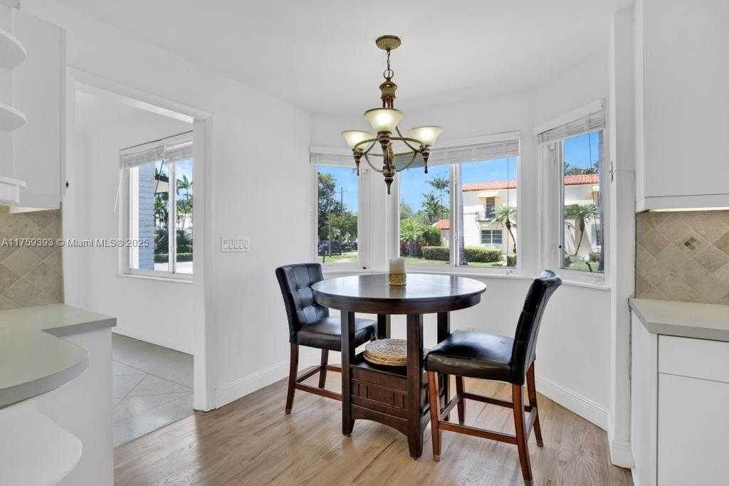 Small Image of 5861 LA GORCE DR, Miami Beach Number 17