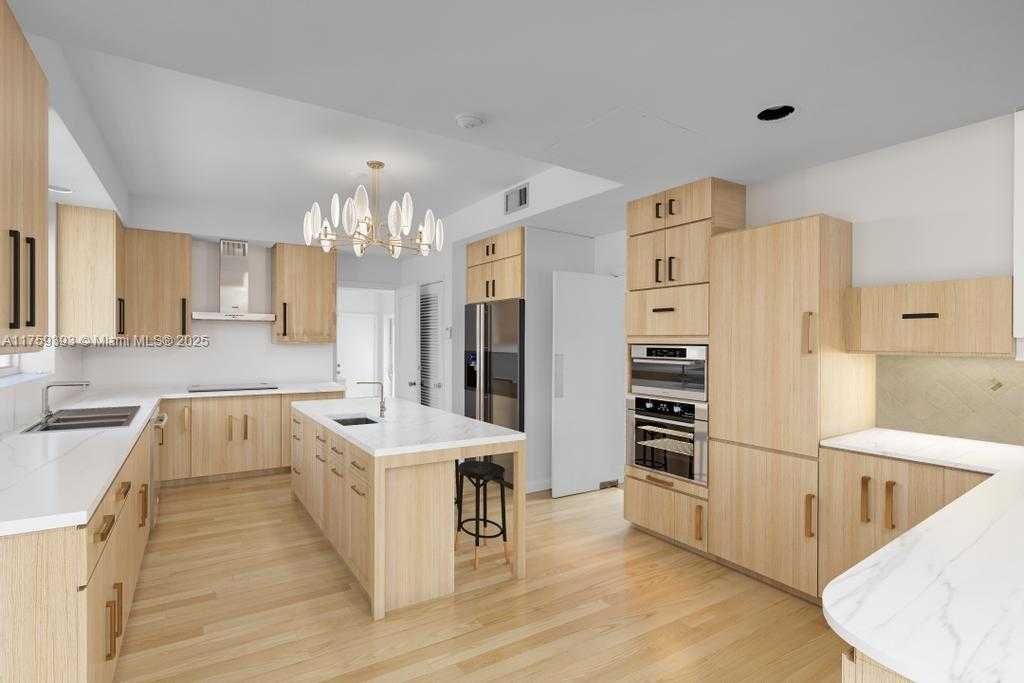 Small Image of 5861 LA GORCE DR, Miami Beach Number 19