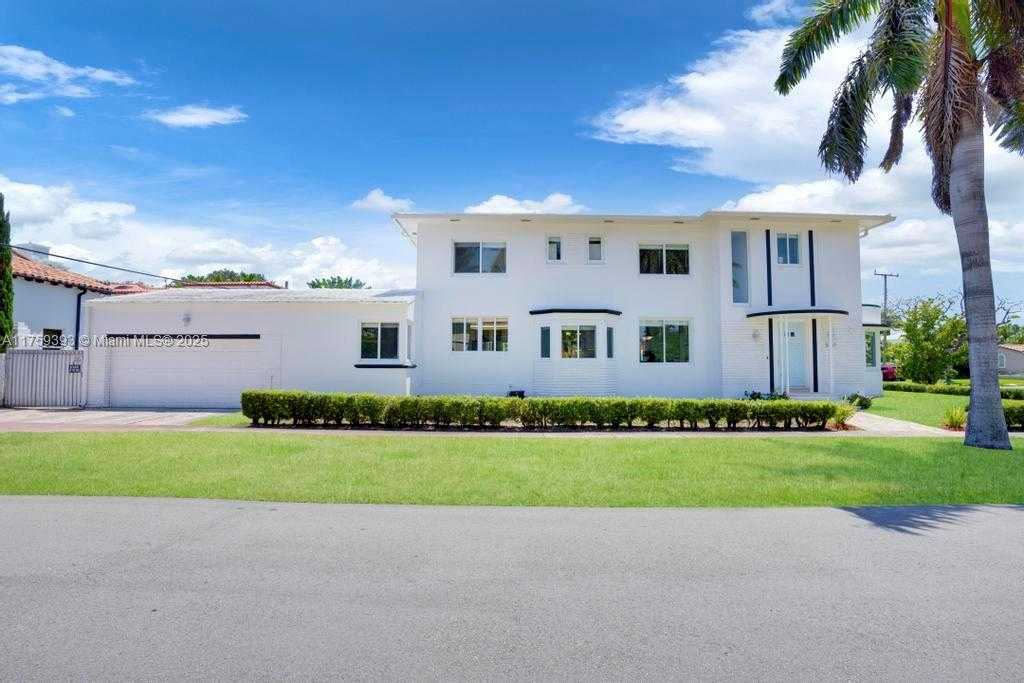 Small Image of 5861 LA GORCE DR, Miami Beach Number 2