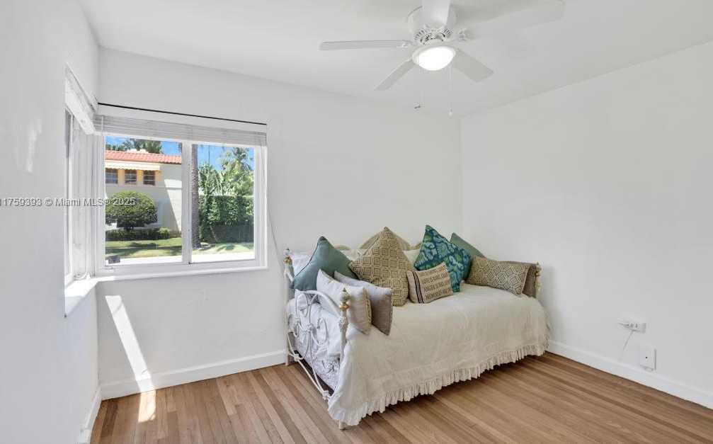 Small Image of 5861 LA GORCE DR, Miami Beach Number 21