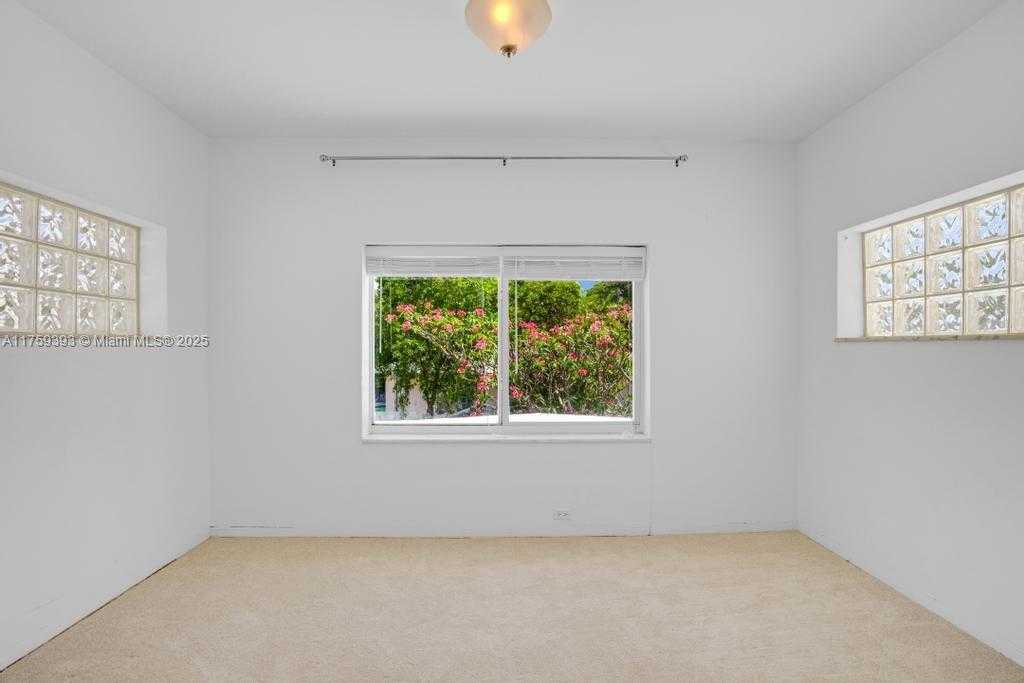 Small Image of 5861 LA GORCE DR, Miami Beach Number 32