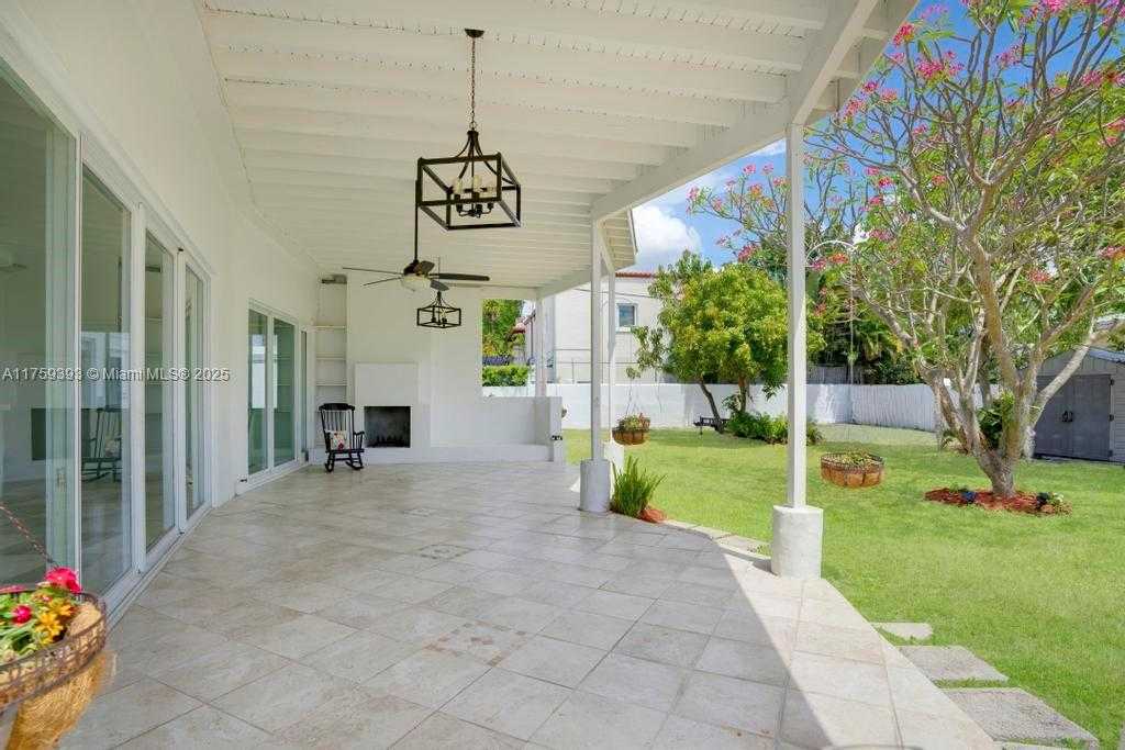 Small Image of 5861 LA GORCE DR, Miami Beach Number 35