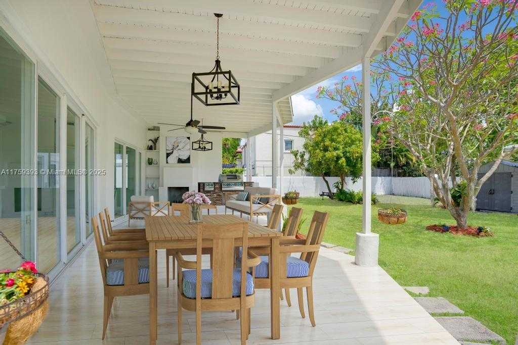 Small Image of 5861 LA GORCE DR, Miami Beach Number 37
