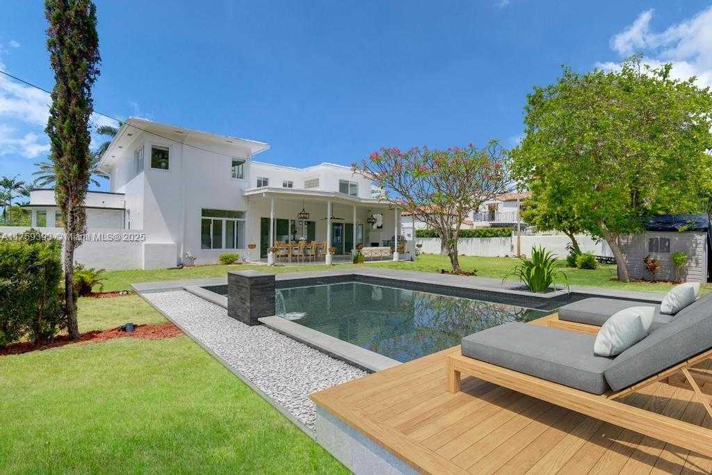 Small Image of 5861 LA GORCE DR, Miami Beach Number 40