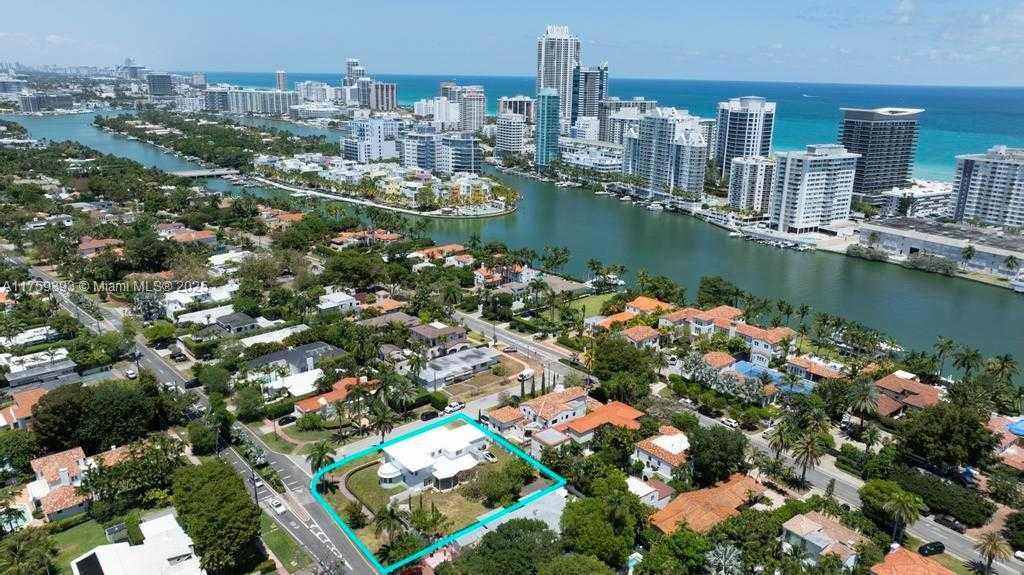 Small Image of 5861 LA GORCE DR, Miami Beach Number 46