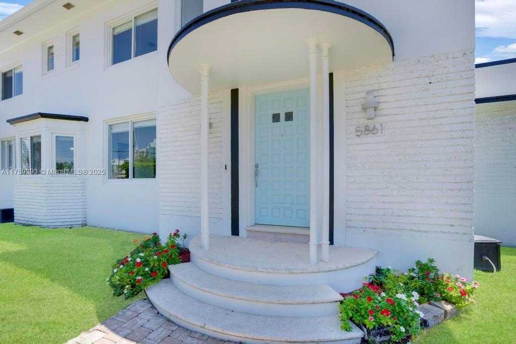Small Image of 5861 LA GORCE DR, Miami Beach Number 7