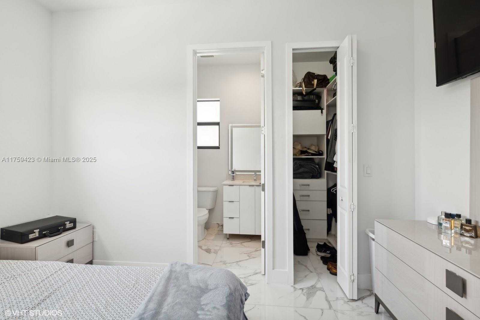 Small Image of 13331 SOUTH WEST 41ST ST, Miami Number 14