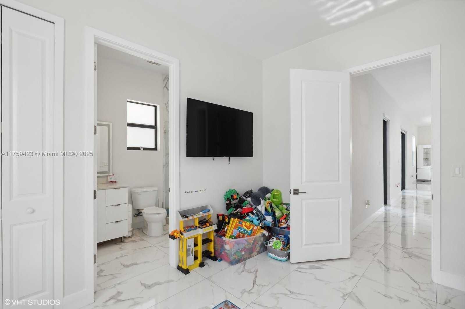 Small Image of 13331 SOUTH WEST 41ST ST, Miami Number 16