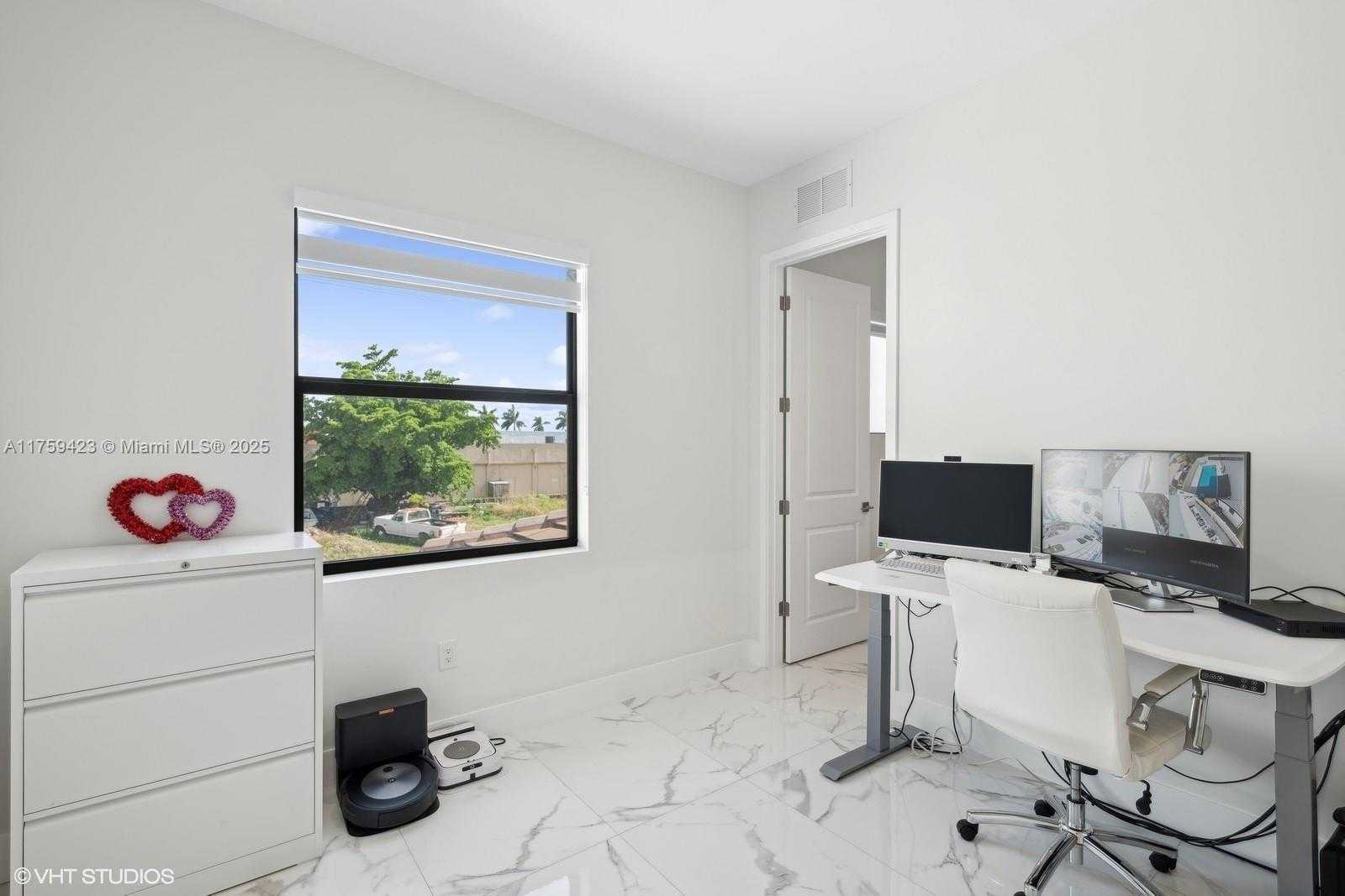 Small Image of 13331 SOUTH WEST 41ST ST, Miami Number 17