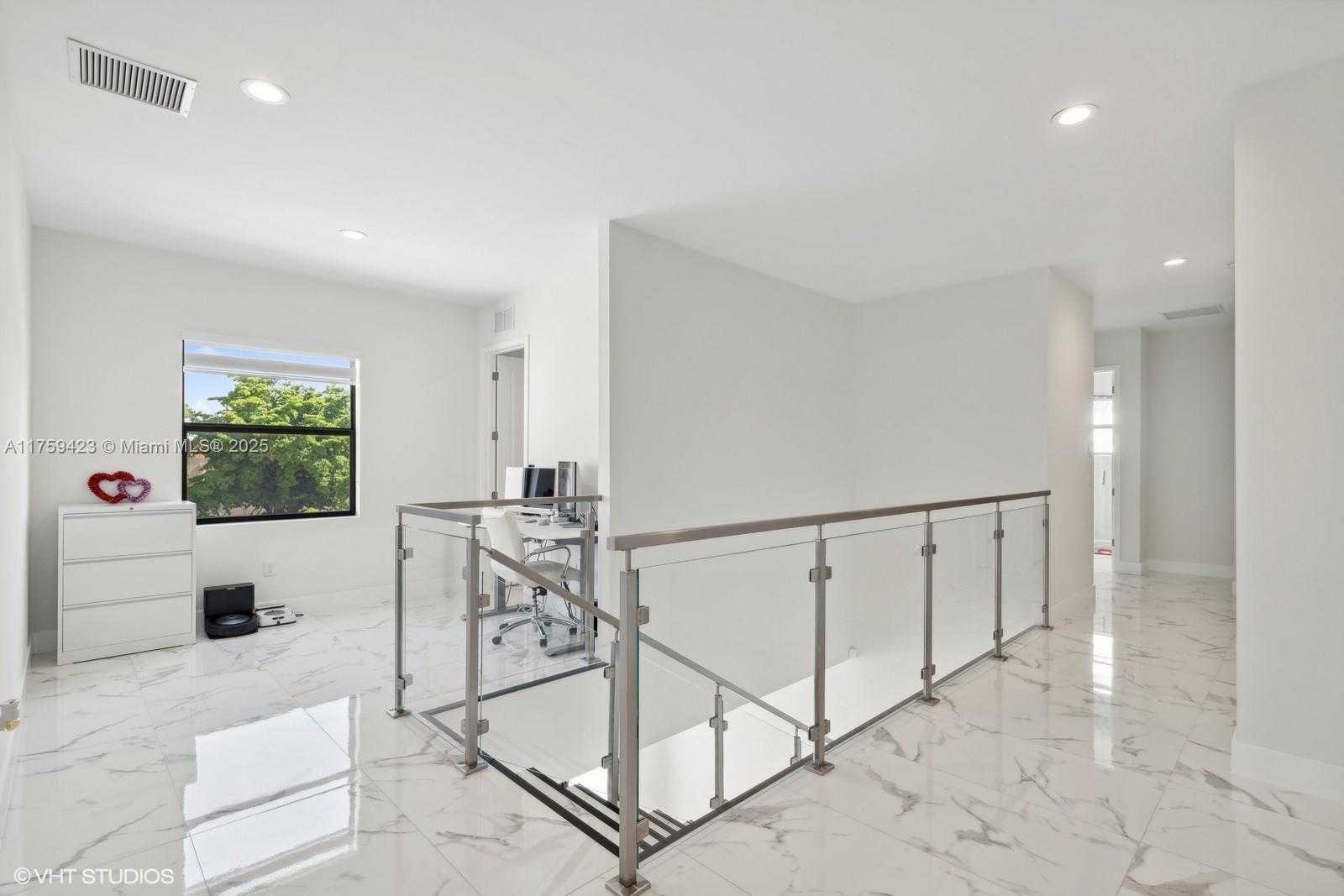 Small Image of 13331 SOUTH WEST 41ST ST, Miami Number 9