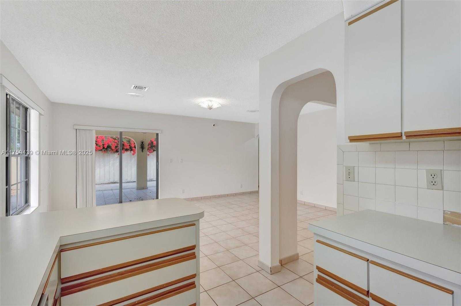 Small Image of 713 HIGHLAND DR, West Palm Beach Number 12