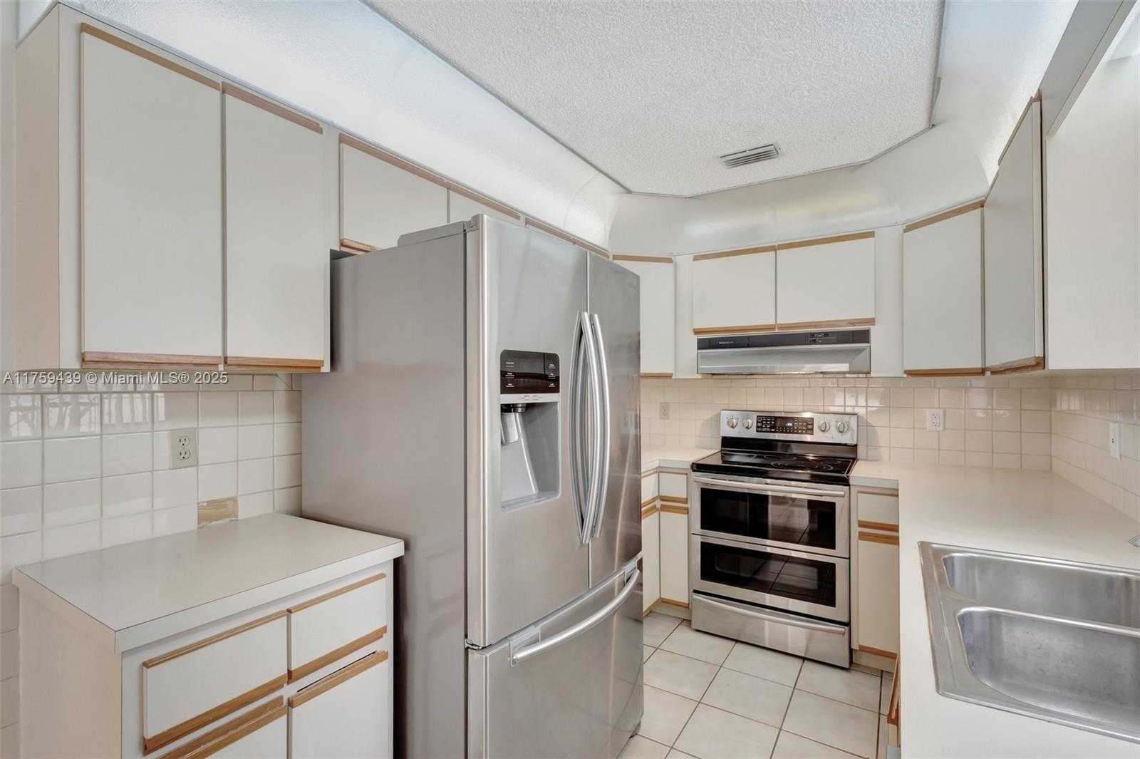 Small Image of 713 HIGHLAND DR, West Palm Beach Number 13
