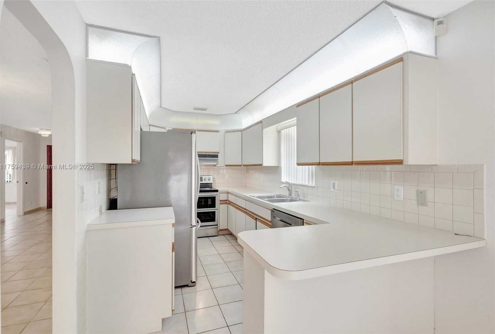 Small Image of 713 HIGHLAND DR, West Palm Beach Number 14