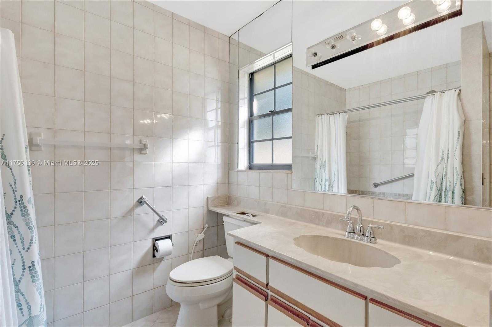 Small Image of 713 HIGHLAND DR, West Palm Beach Number 21